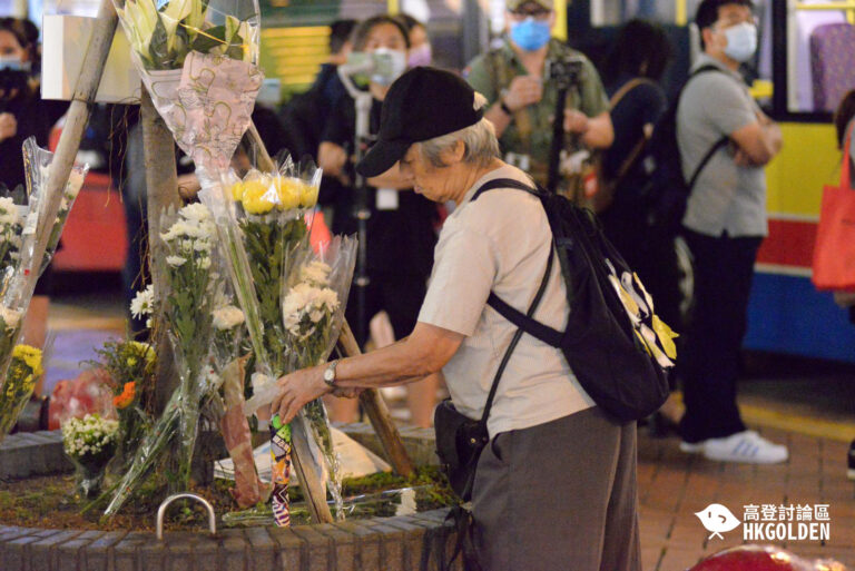 梁凌杰逝世16個月  有市民到太古廣場外獻花