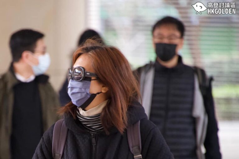 【周梓樂父母到死因庭旁聽】