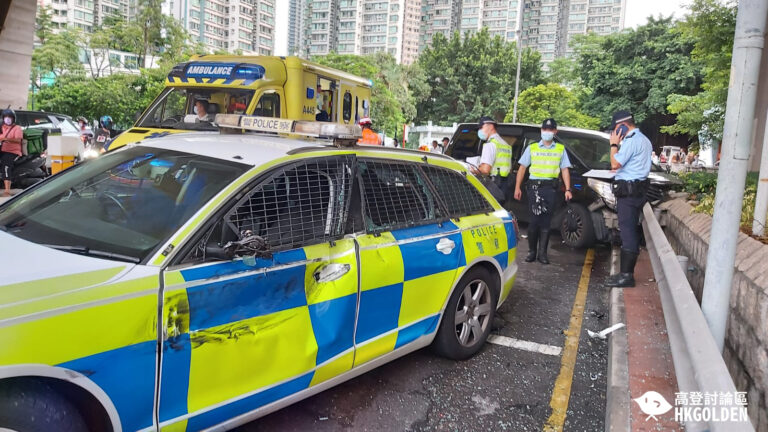 【深水埗七人車危險駕駛撞警車　6名男子被捕】
