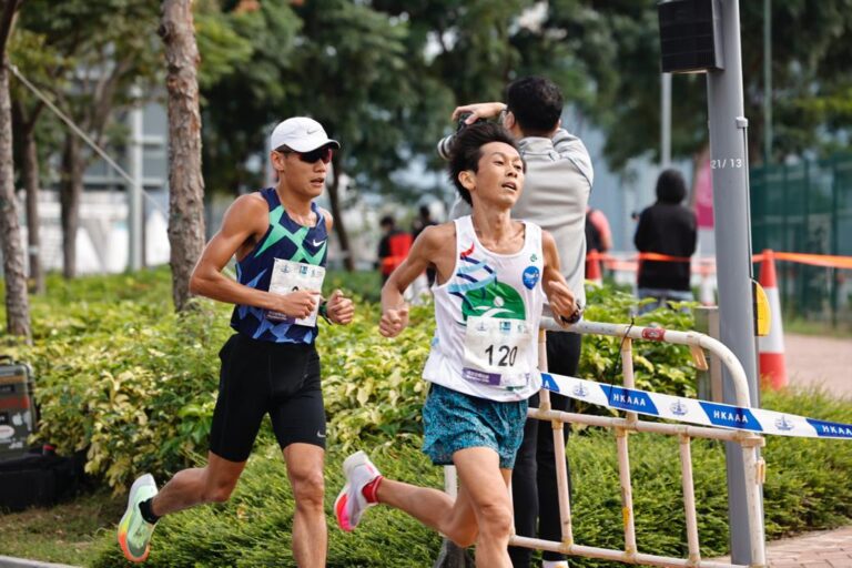 【黃啟樂終點前反超日本跑手  勇奪渣打全馬冠軍】