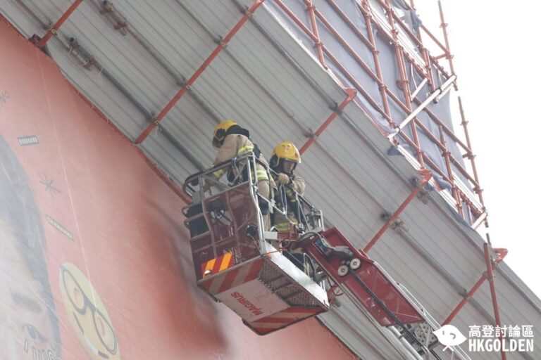 【銅鑼灣世貿大廈三級火　300人一度被困】