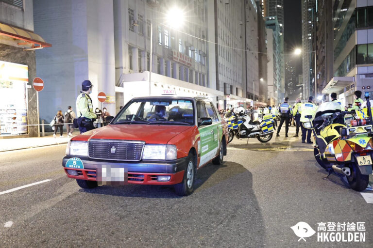 【新蒲崗私家車剷上行人路 造成最少2死3傷】